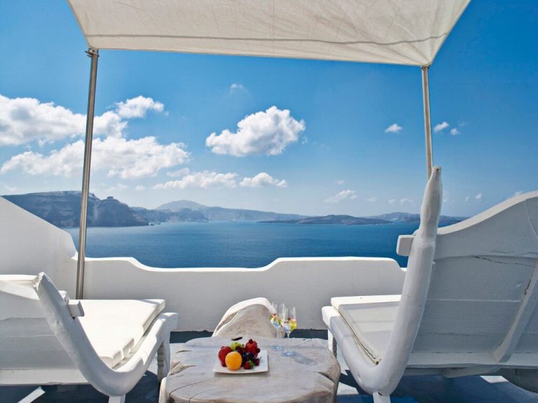 Santorini’de bulunan en sıra dışı otel: Katikies 4 @Greek İsland