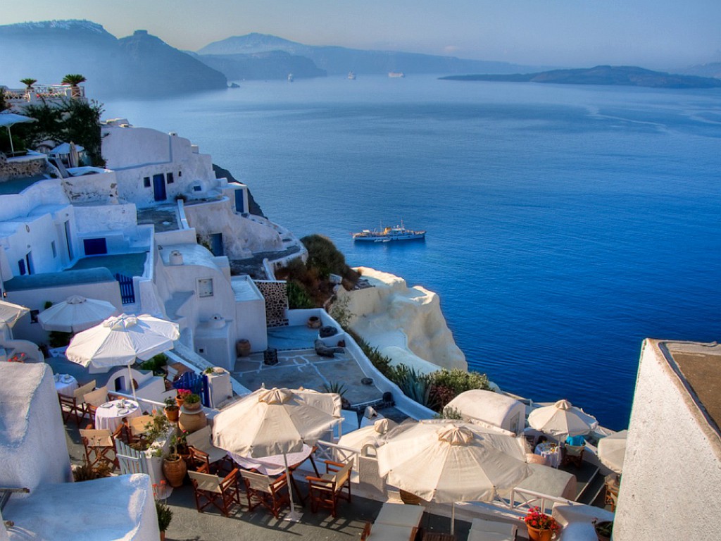 Santorini Adasında Romantik Balayı İçin 4 İpuçu 1 Santorini Adasında Romantik Balayı İçin 4 İpuçu
