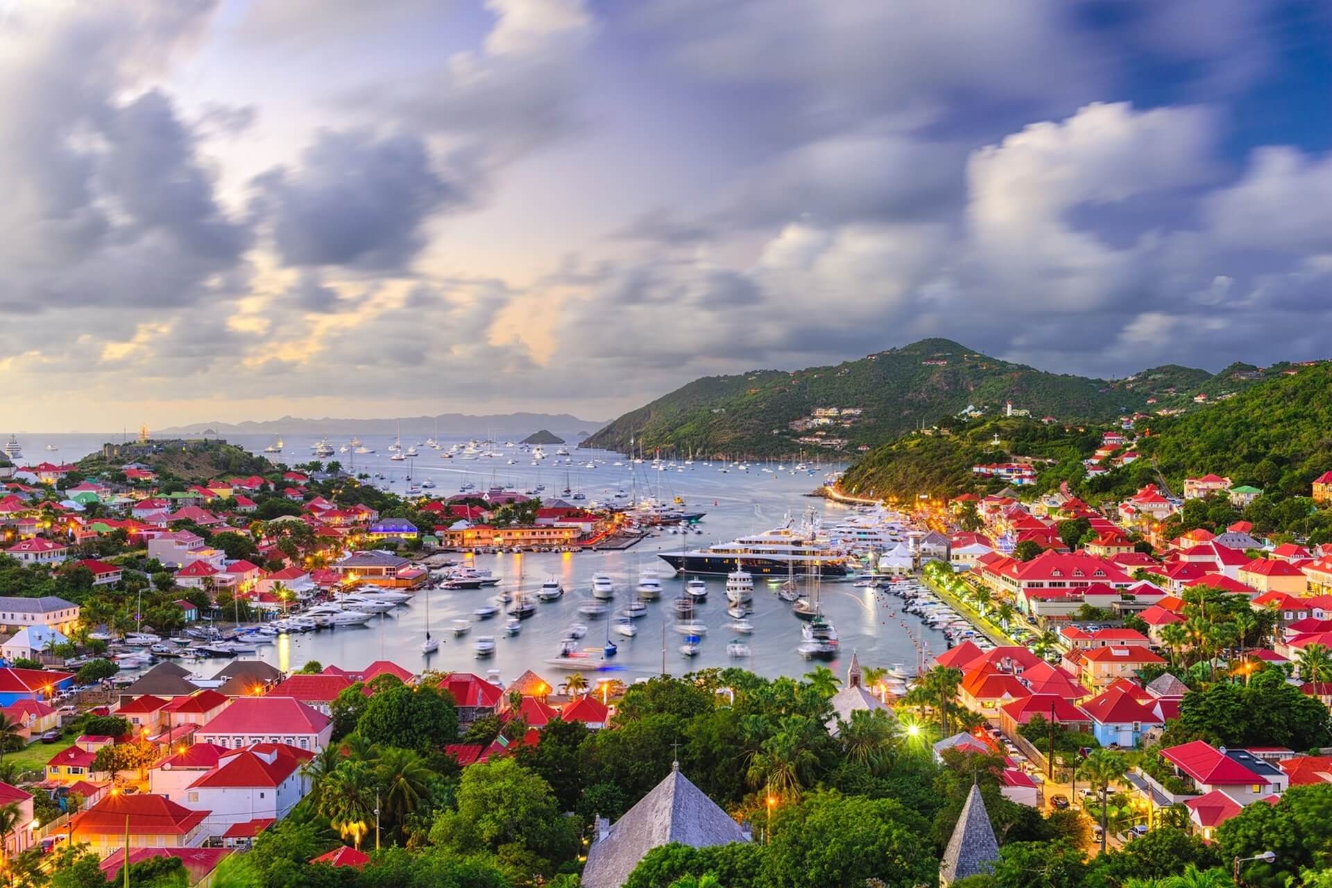 Saint Barthelemy Uçakla Kaç Saat?
